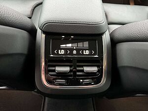 Volvo  B4 D AWD Geartr. Momentum Pro+Leder+AHZV