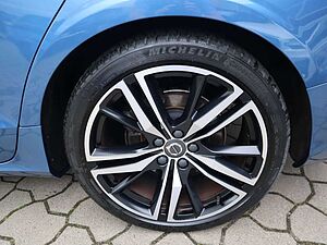 Volvo  T4 Aut. R-Design+Standheiz+19Zoll+Harman+